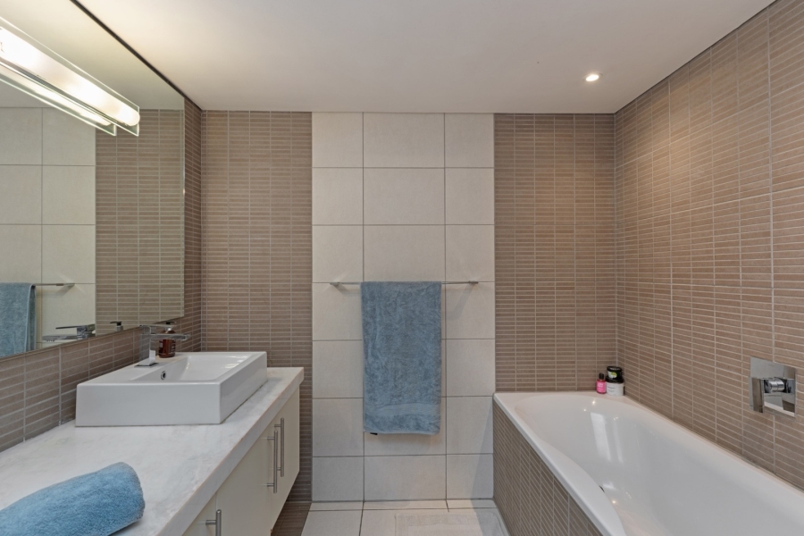 2 Bedroom Property for Sale in Gardens Western Cape